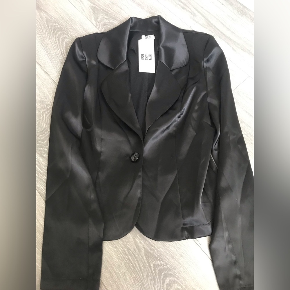 B&w black blazer
